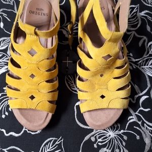 Earth Origin Sandals size 9